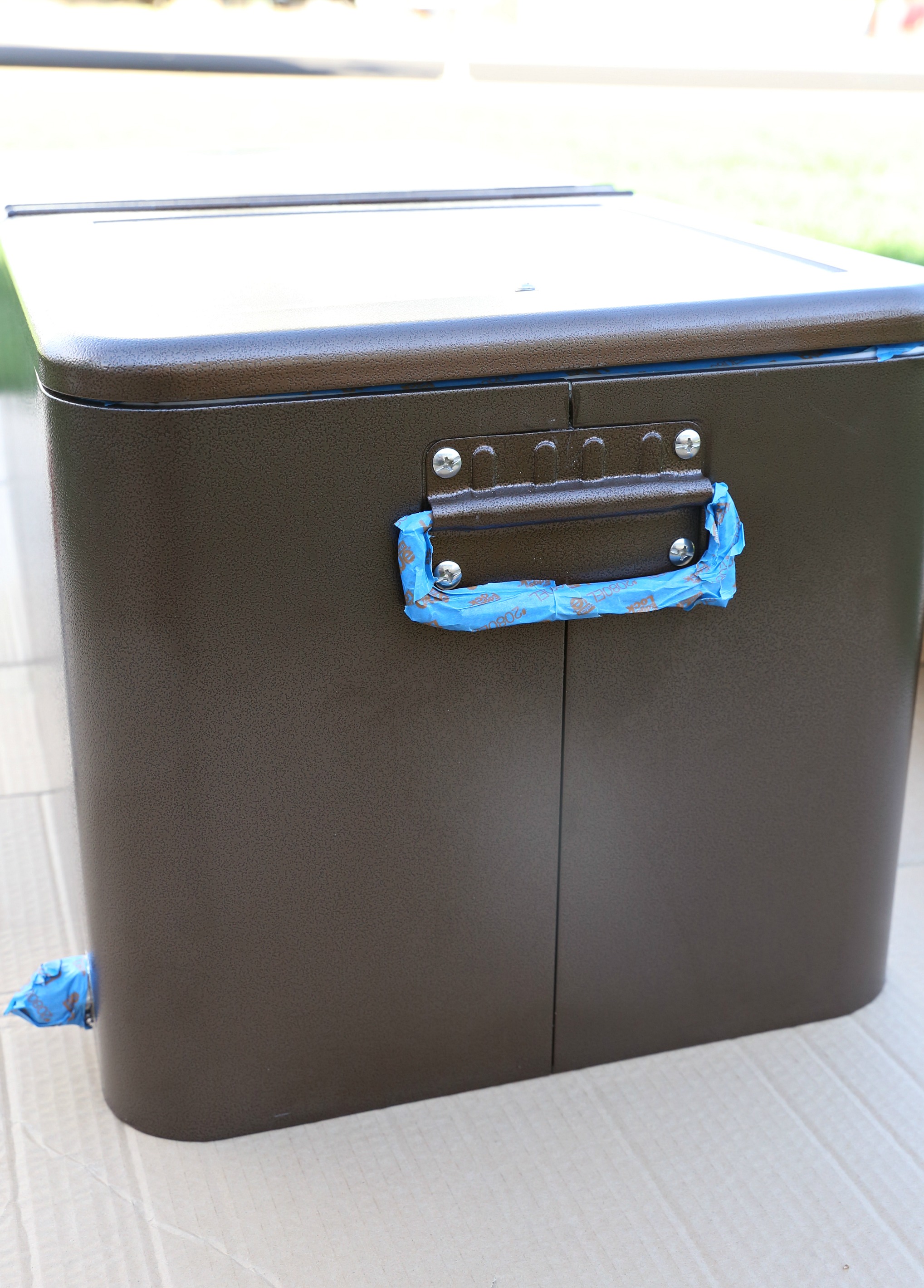 DIY Drink Cooler Perfect for a Tailgating Party! Classy Clutter