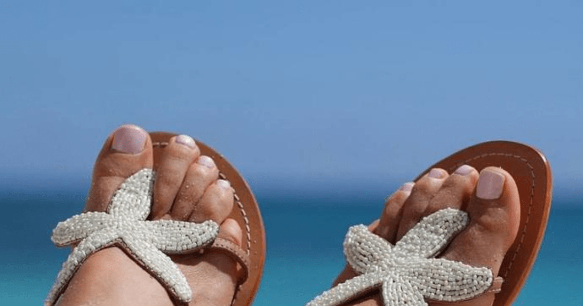 Adorable Beach Footwear GirlsAskGuys