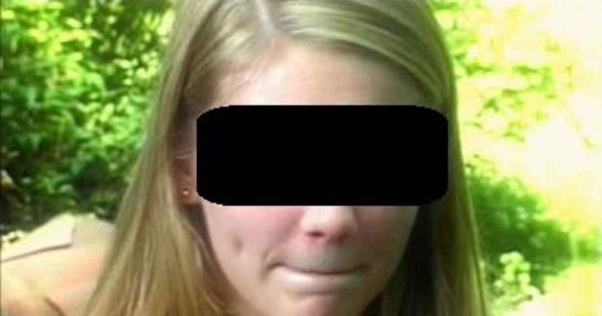 This girl at work keeps making this monkey / lipssucked