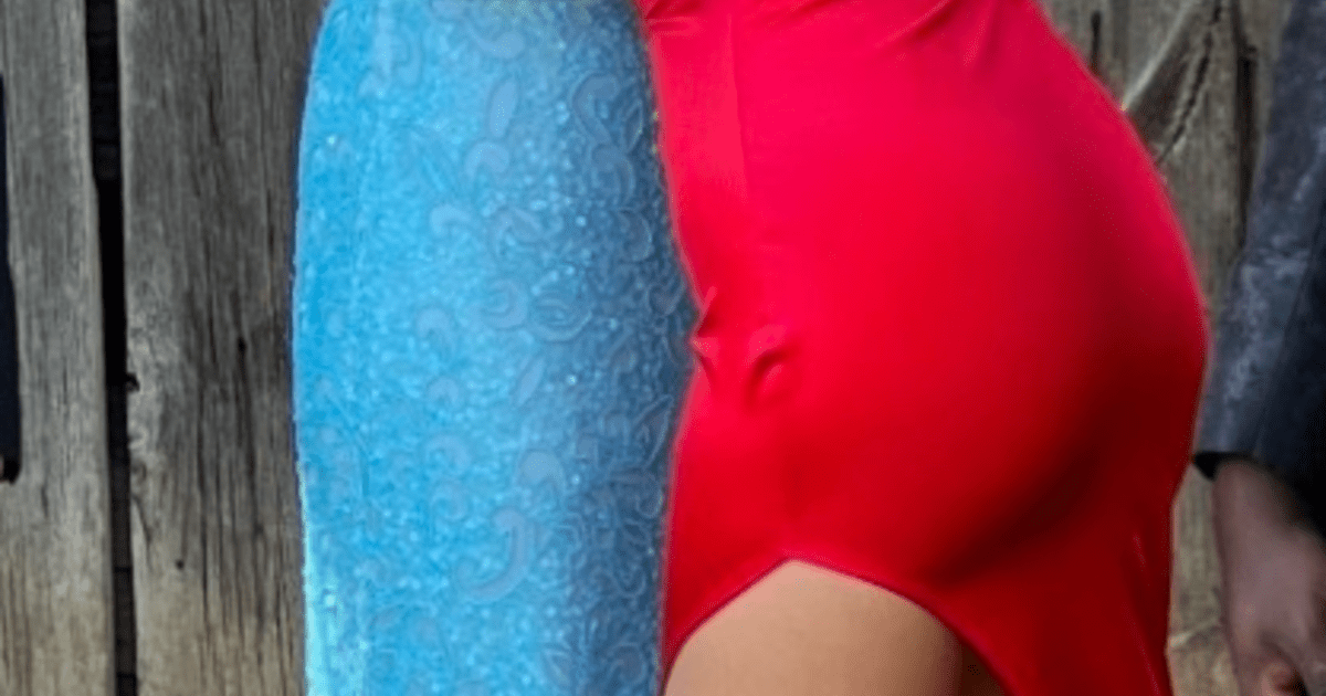 Should I wear underwear or no underwear with this dress for GirlsAskGuys