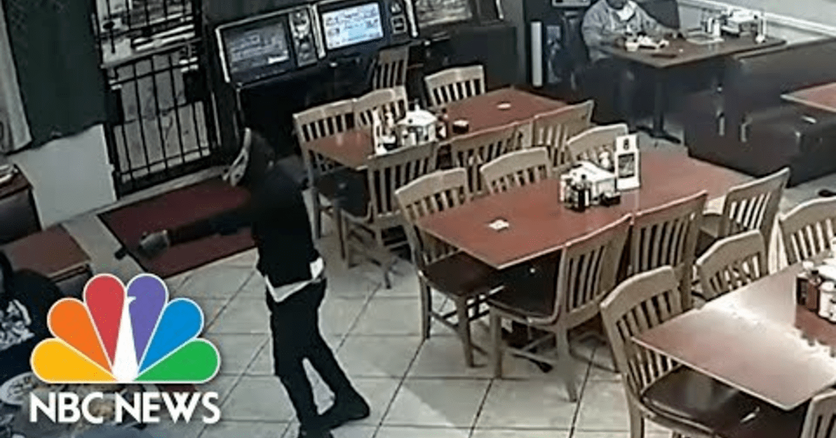 Why are so many people defending the Texas diner shooter? GirlsAskGuys