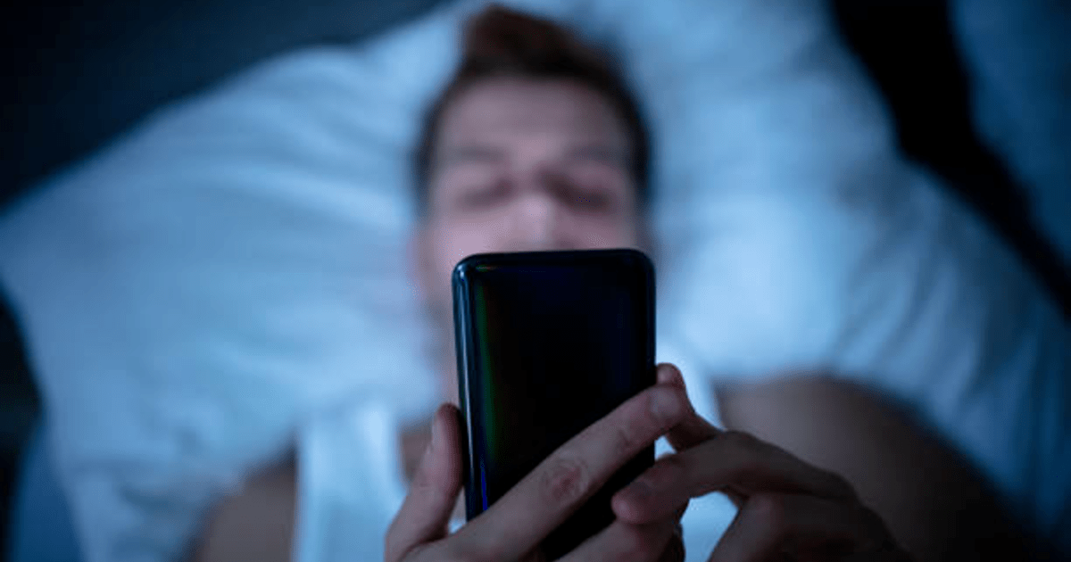 Is texting other females considered cheating? GirlsAskGuys