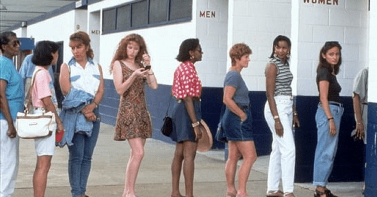 Why are there long LINES at WOMEN RESTROOMs? GirlsAskGuys