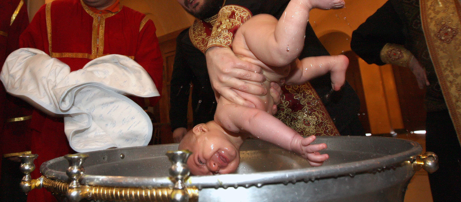 Baby Stirbt Nach Orthodoxer Taufe Forderung Nach Anderem Ritual Katholisch De
