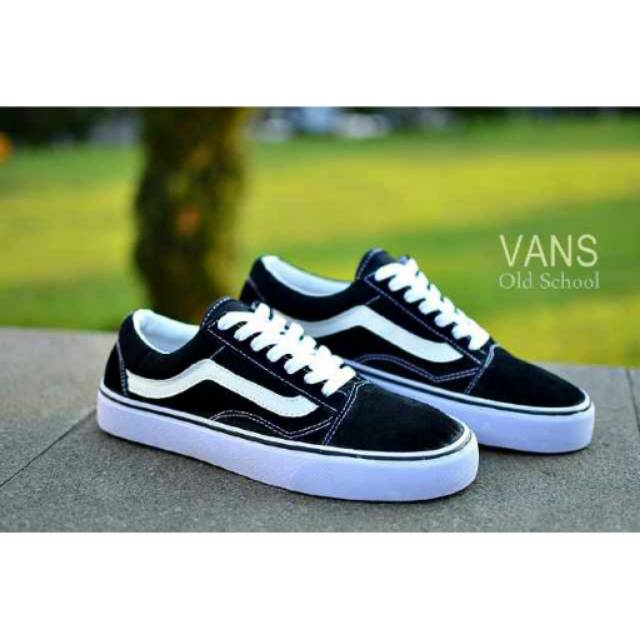 Sepatu Sekolah Vans Hitam Putih