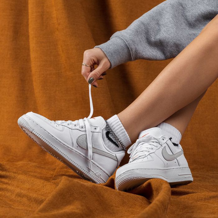 Jual Women's Nike Air Force 1 '07 “Light Bone” | Shopee Indonesia