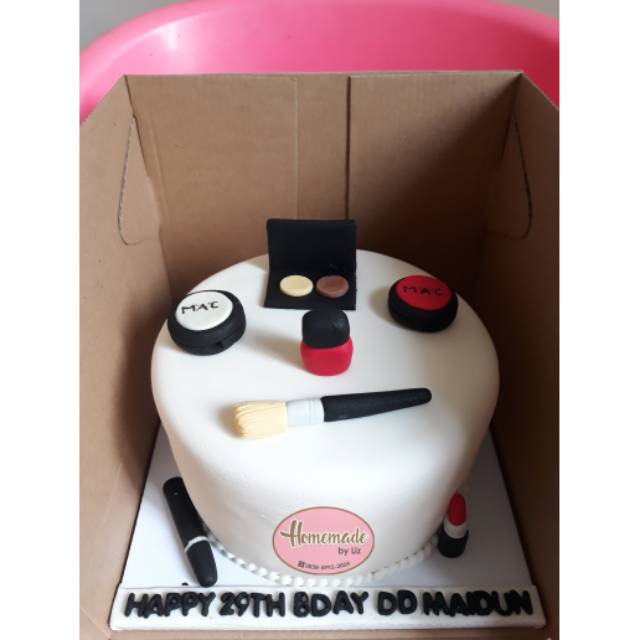 Kue Ulang tahun fondant tema make up Cikarang Shopee Indonesia