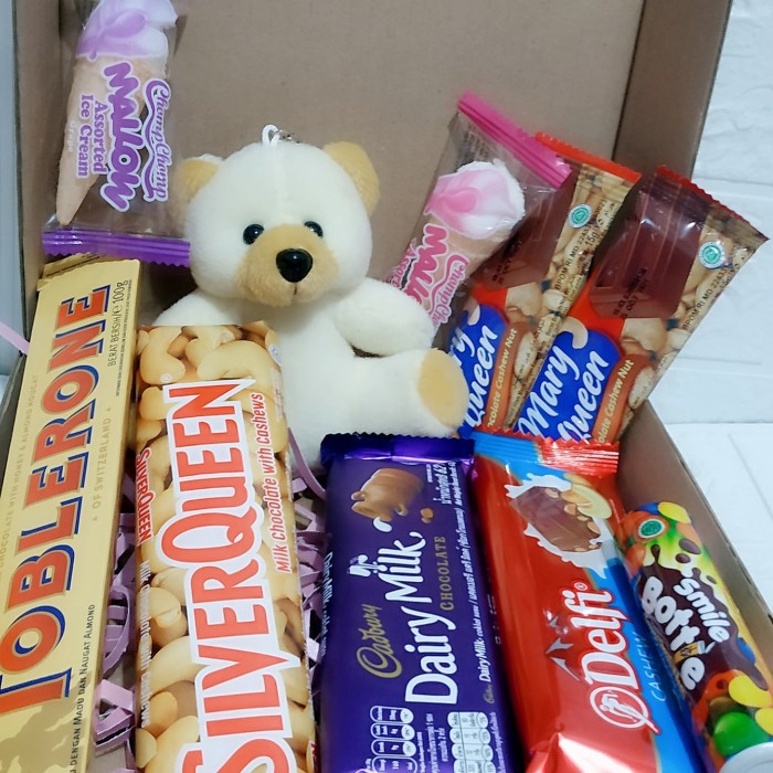 SPECIAL GIFT / hamper box kado coklat valentine istimewa