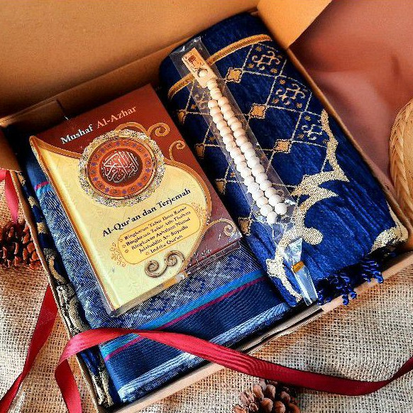 HAMPERS SAJADAH + SARUNG + AL QURAN/ KADO PERNIKAHAN
