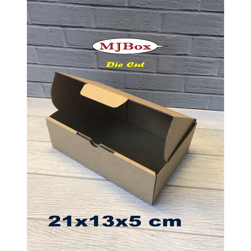 KARDUS UK. 21x13x5 CM.........KARTON BOX.UKURAN KUE BROWNIES KECIL