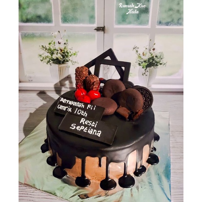 Jual Black Forest Coklat Siram, Black Forest Coklat Pagar, Kue Tart/Kue Ulang Tahun | Shopee Indonesia