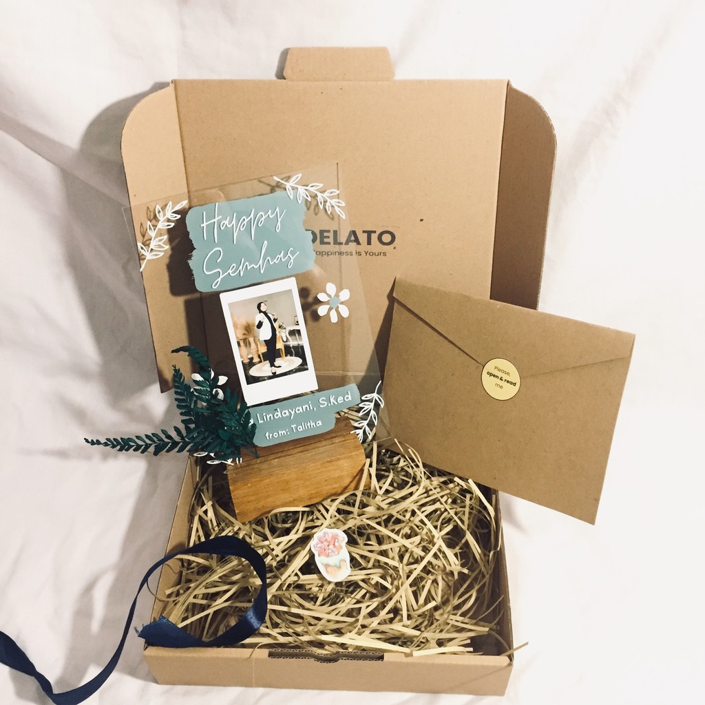 HAMPERS/ GIFT BOX AKRILIK / AKRILIK GIFT/ KADO WISUDA