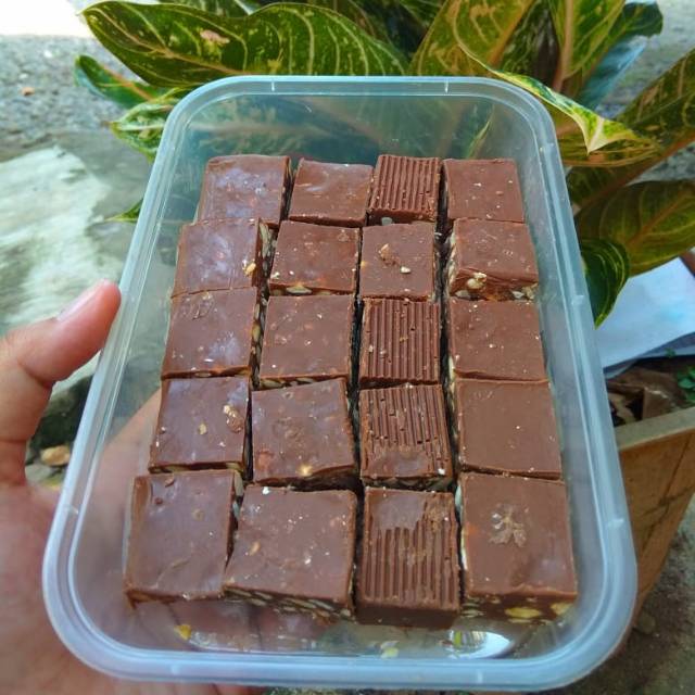 Jual Coklat Silverqueen Balok 250Gr | Shopee Indonesia