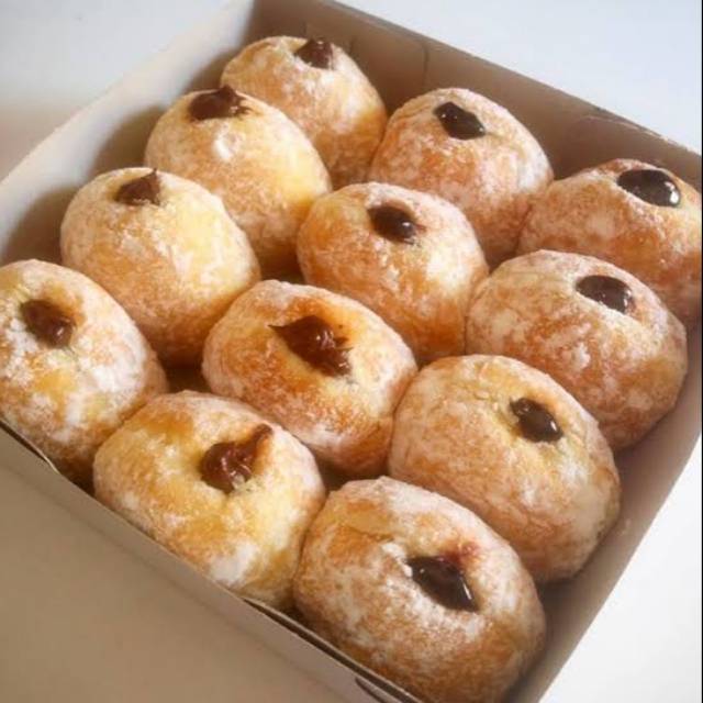 Donat Enak Selai Coklat atau strowberry Shopee Indonesia