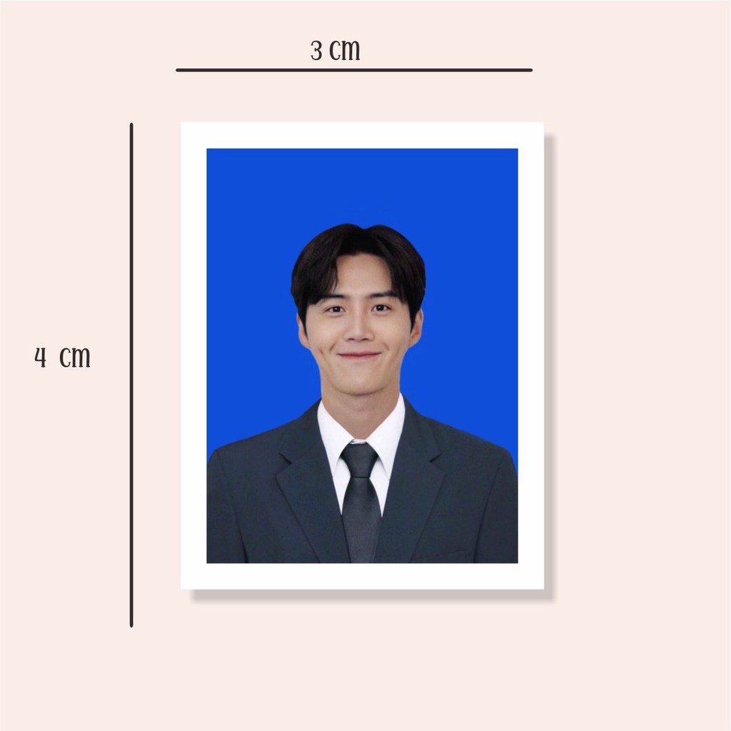 size gambar berukuran passport belakang biru Gabrielle Anderson