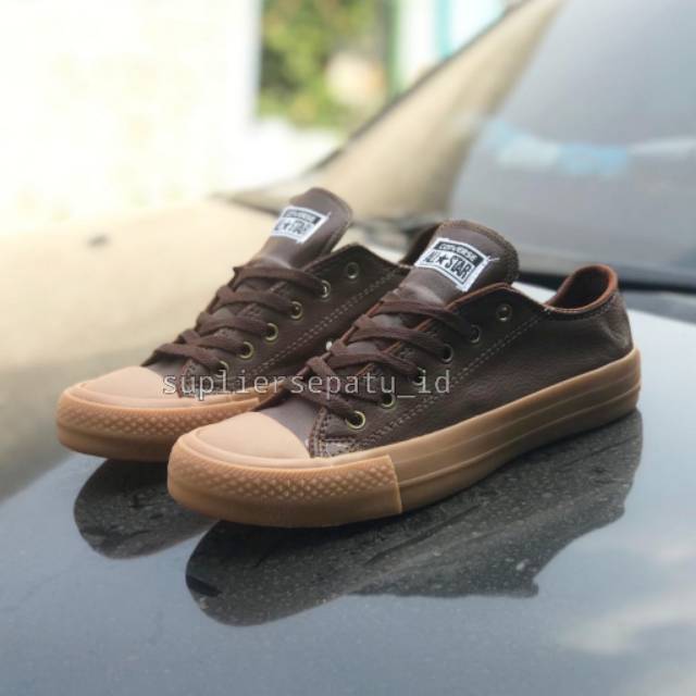 Jual Sepatu Converse All Star Kulit Leather Dark Brown Gum Coklat Pria Wanita | Shopee Indonesia