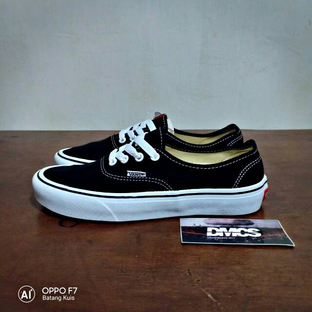 Gambar Sepatu Vans Hitam Putih Gambar Sepatu