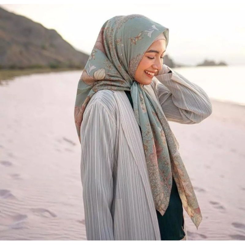 Hijab segi empat kenifra wearing klamby kw / my lady / Kerudung DEENAY