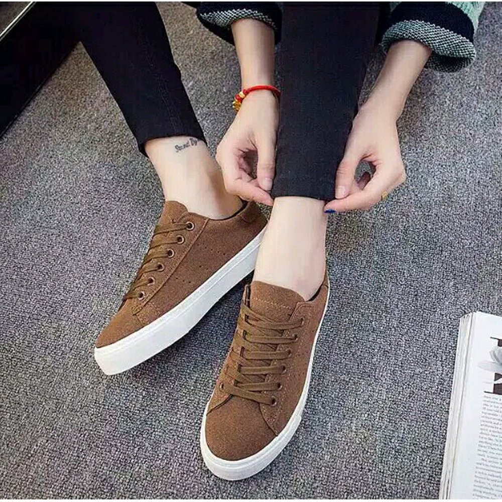 Jual Sepatu Kets Sekolah Wanita Coklat | Shopee Indonesia