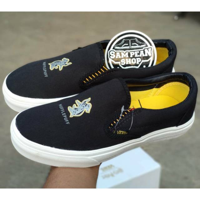 100 Asli import sepatu vans slip on harry potter hufflepuff black