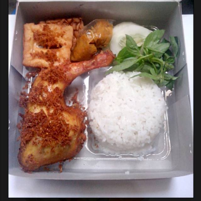 Gambar Nasi Kotak Ayam Goreng Lalapan