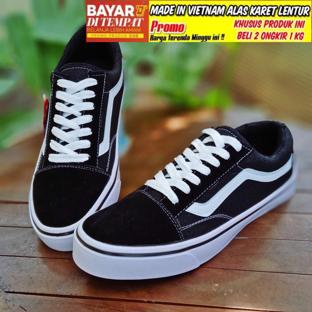 Sepatu Sneakers//Sepatu Sekolah//Sepatu Santai//Sepatu Olahraga//Sepatu