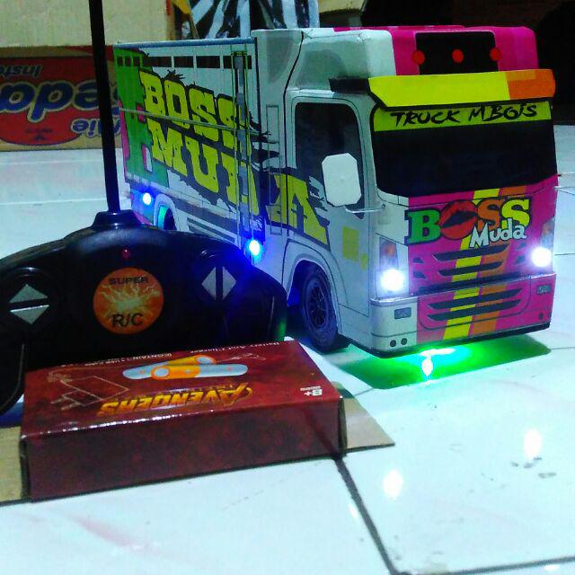 Ukuran Kabin Miniatur Truk Giga / Kabin Miniatur Truk Mentahan Skala 1