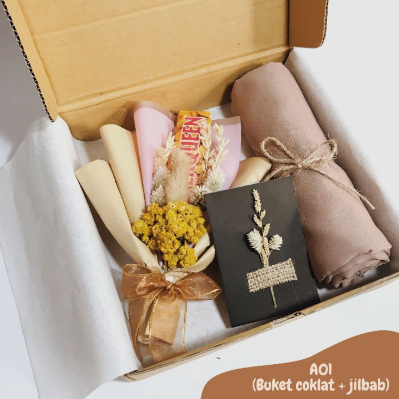 Hampers Gift Box Jilbab Buket dan Sheet Mask Hadiah Wisuda Shopee