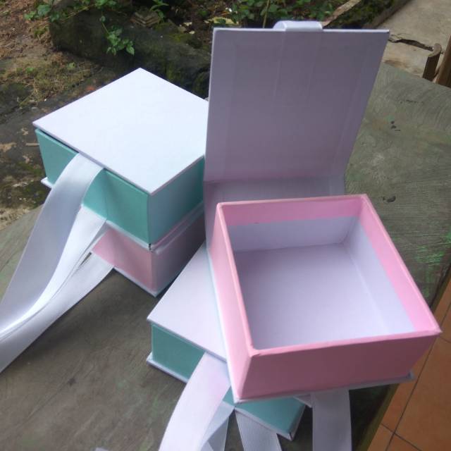Jual kotak kado box bisa cetak ucapan, hampers wisuda asesoris souvenir