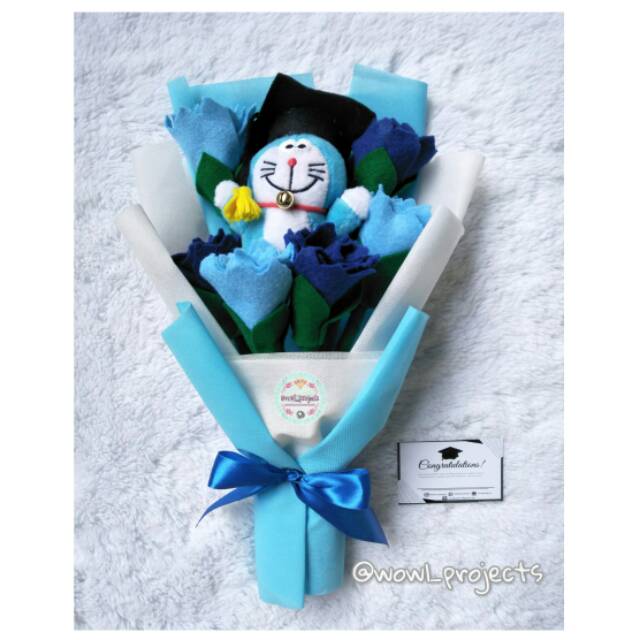 Buket Bunga Doraemon Wisuda/ Bouquet Doraemon Wisuda/ Bouquet Boneka  Doraemon Wisuda Murah | Shopee Indonesia