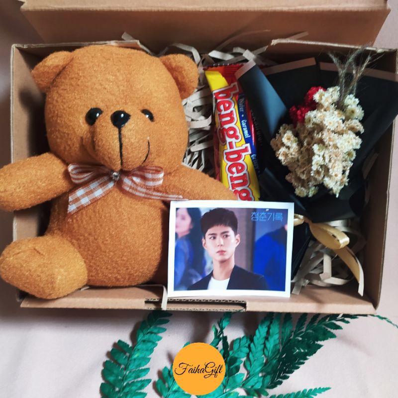 Gift Box Siap Kirim Boneka Lucu Kado Wisuda Semprop