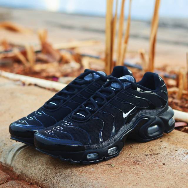 Jual Sepatu Sneakers Running Casual Kasual Nike Air Max Plus Tn Black Original Bnwb Murah Diskon Sale | Shopee Indonesia