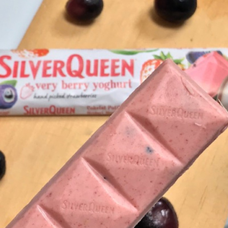 Jual Silverqueen Very Berry Yoghurt 62 Gr - Cokelat Putih Rasa Strawberry | Shopee Indonesia
