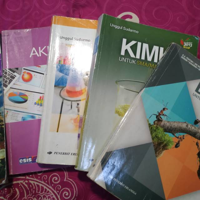 Preloved Buku Paket Erlangga SMA kimia biologi akuntansi