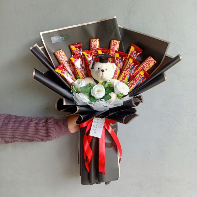 Jual Buket Snack Murah Bucket Coklat Boneka Wisuda Kado Premium | Shopee Indonesia