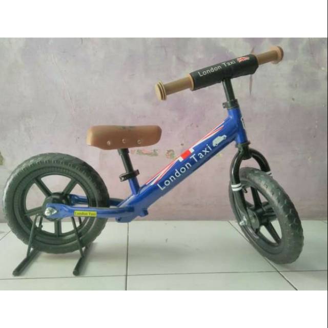 Jual London taxi kick bike / balance bike warna biru (sewa) Shopee