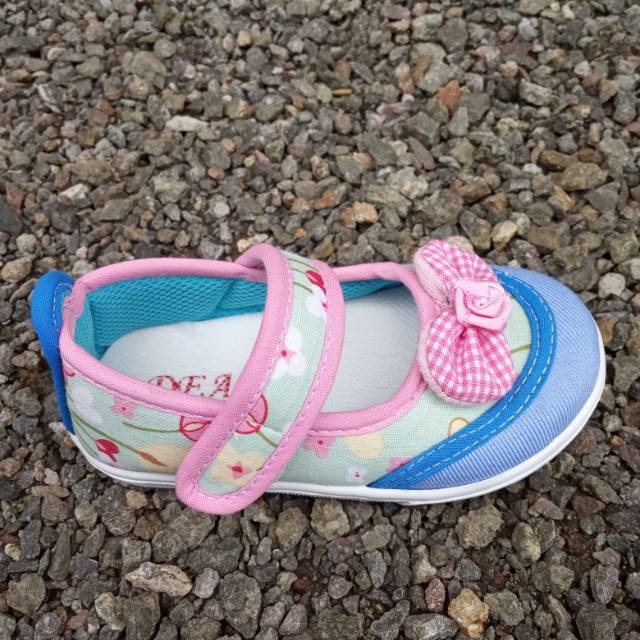 Sepatu anak perempuan usia 13 tahun cantik dan lucu Shopee Indonesia