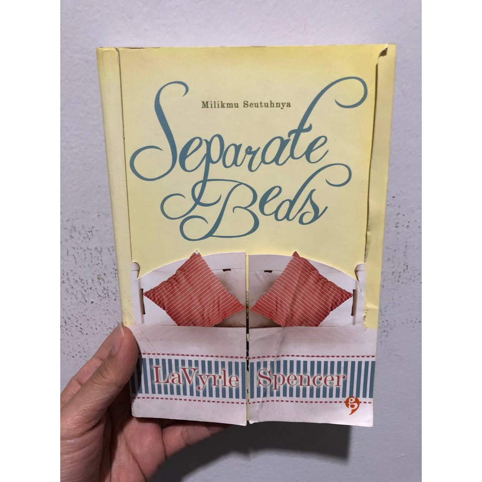 Jual Buku Novel Bacaan Original LaVyrle Spencer Separate Beds Books Shopee Indonesia