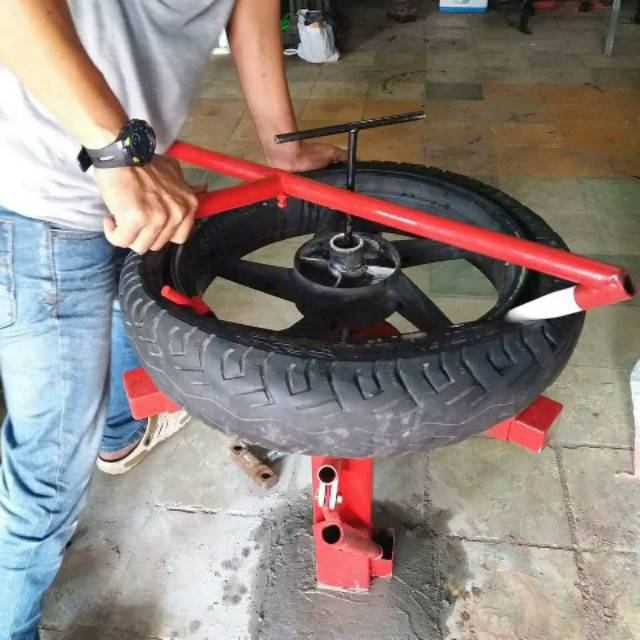 Alat Pembuka Ban Tubeless Motor Manual Berbagai Alat