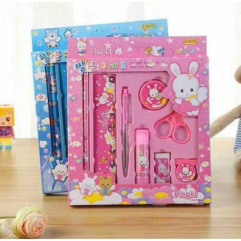 Lebih banyak tren hadiah untuk siswa sekolah menengah. hadiah hadiah