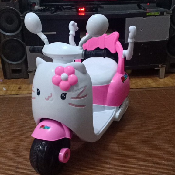 Jual Mainan Anak Motor Motoran Aki Perempuan Laki Scoopy Mini Paling Murah - Pink | Shopee Indonesia
