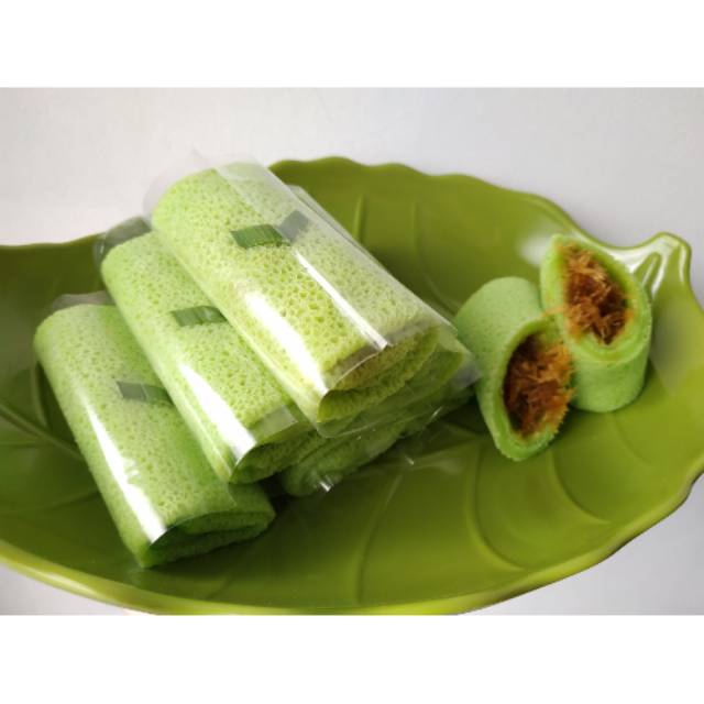 Kue Dadar Gulung Isi Kelapa / Resep membuat dadar pandan