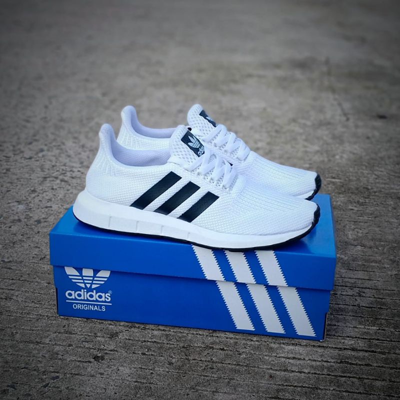Jual Sepatu Pria Adidas Swift Run White Black 100% Original | Shopee Indonesia