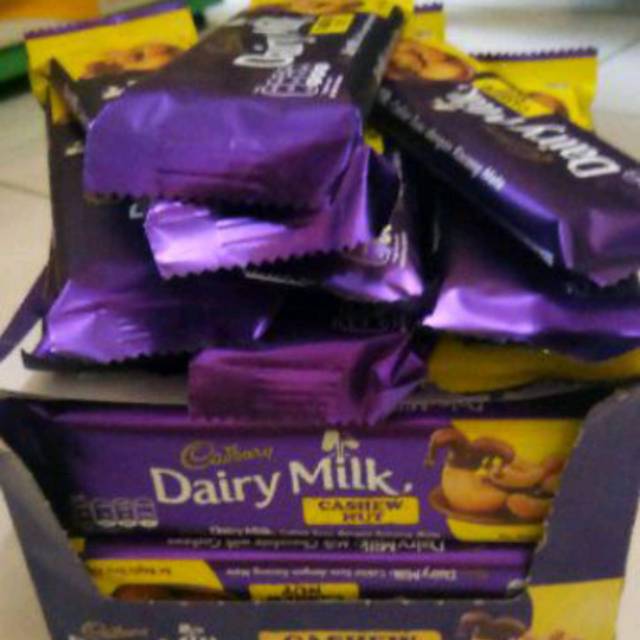 Jual Coklat Dairy milk cashew nut 62gr Shopee Indonesia