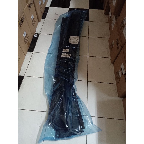 Jual Cover cowl /panggangan sate bawah kaca innova reborn original