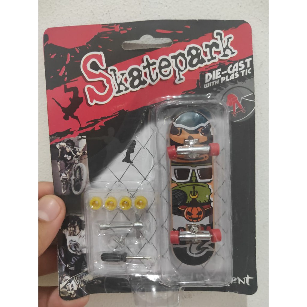 Jual Fingerboard, Mainan Anak Keren! Skatepark Fingerboard Skateboard Mini | Shopee Indonesia