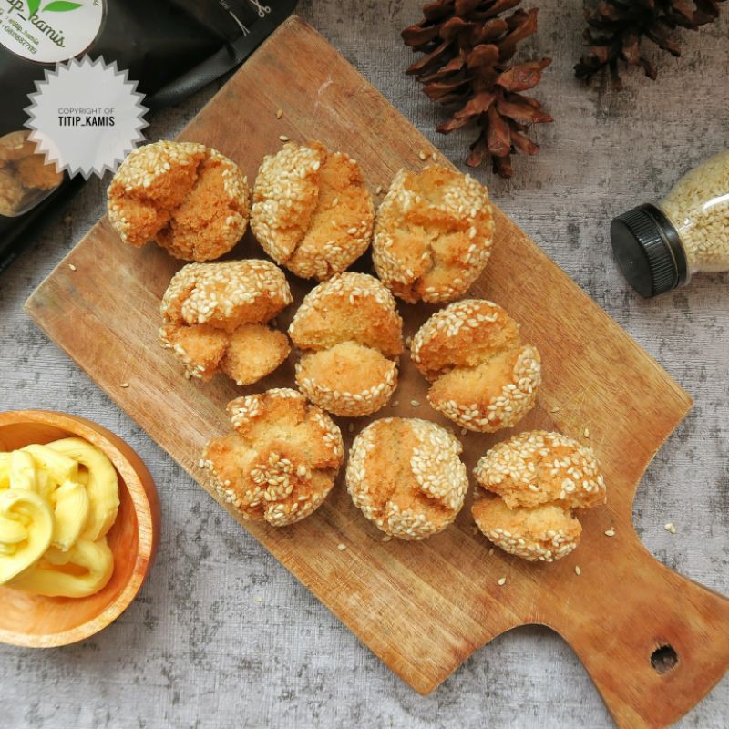 Kue Ketawa Khas Siantar ala titip_kamis Shopee Indonesia