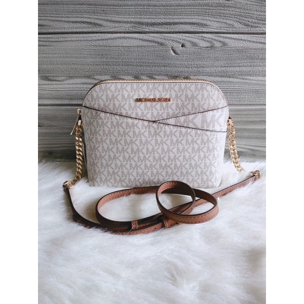 Jual Tas Wanita Michael Kors Jet Set Medium Dome Crossbody Bag Vanilla | Shopee Indonesia