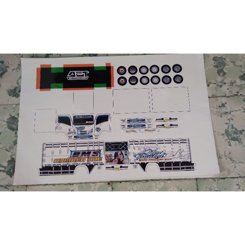 Lembaran Papercraft Truk Oleng New Tawakal 5 Mbak Della P.19,5cm L.5