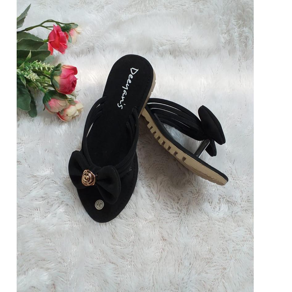 Online SD Sale SENDAL TEPLEK CEWE JEPIT SIZE 31 SAMPE 35 | Shopee Indonesia